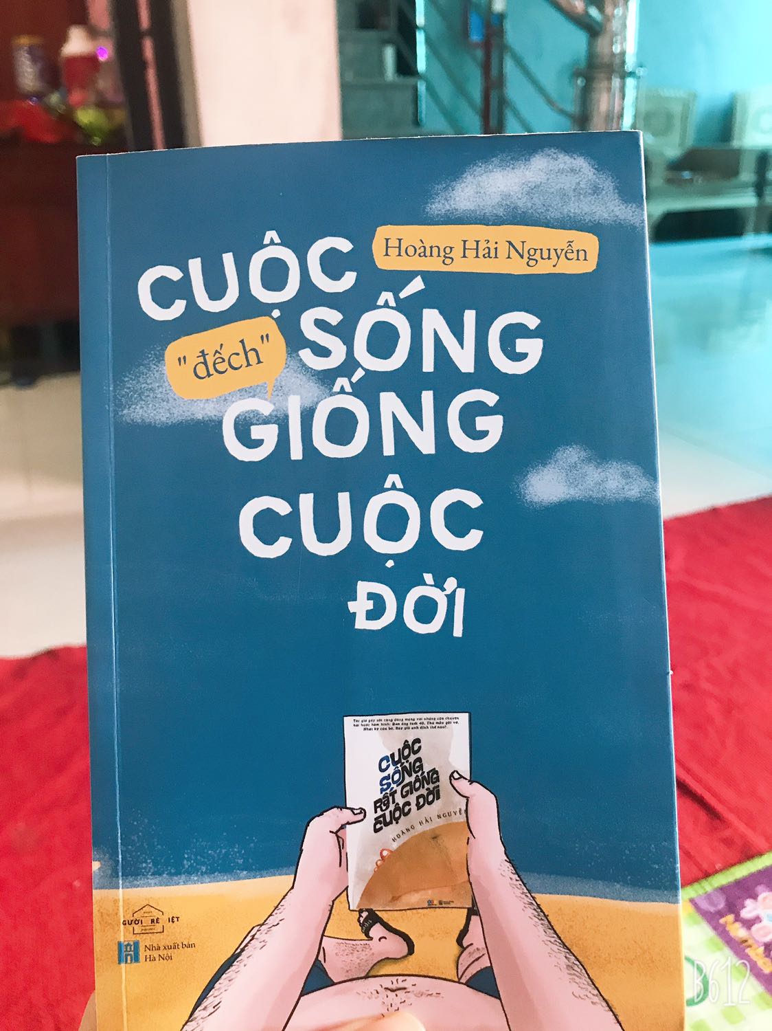 Review sách Cuộc sống đếch giống cuộc đời của Nguyễn Hoàng Hải