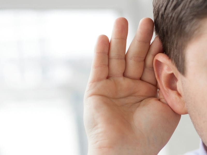 Kỹ năng lắng nghe là gì? Cách để cải thiện kỹ năng lắng nghe hiệu quả