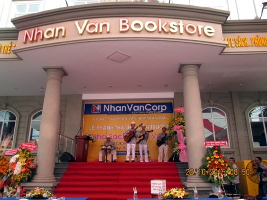 Hệ Thống nhà sách Nhân Văn tại Sài Gòn