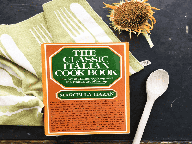 sách nấu ăn The Classic Italian CookBook - Marcella Hazan - 1973